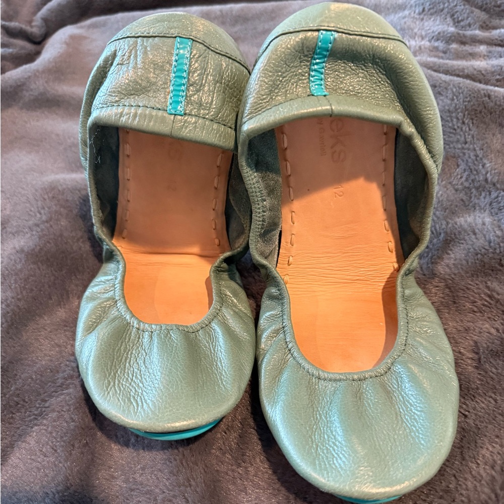 Rare Pacific Green Tieks size 12